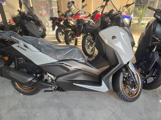 YAMAHA XMAX 300 CONNECTED ABS 
